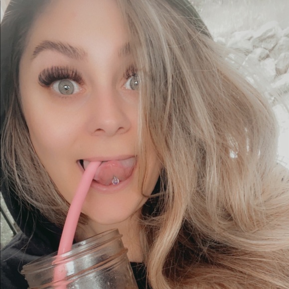 Meet your Posher, Jeanell - Picture 1 of 1